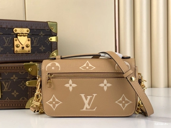 VUITTON LOUIS EAST METIS POCHETTE WEST 0511